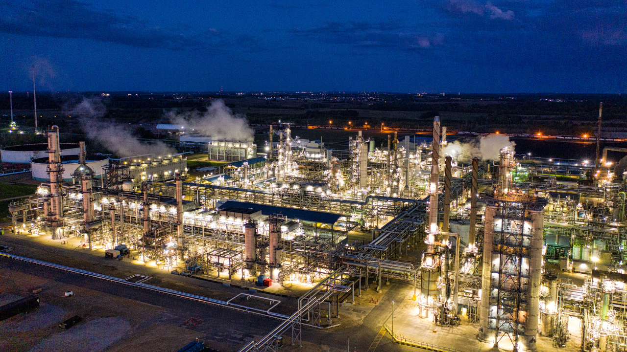 Process infrastructure and industrial facilities at dusk